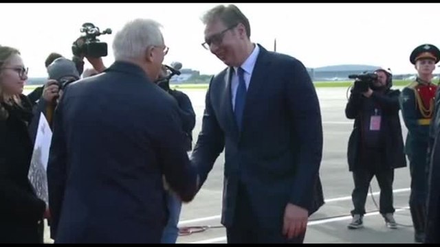 Presidente serbo Vucic a Mosca per la parata Giorno della Vittoria