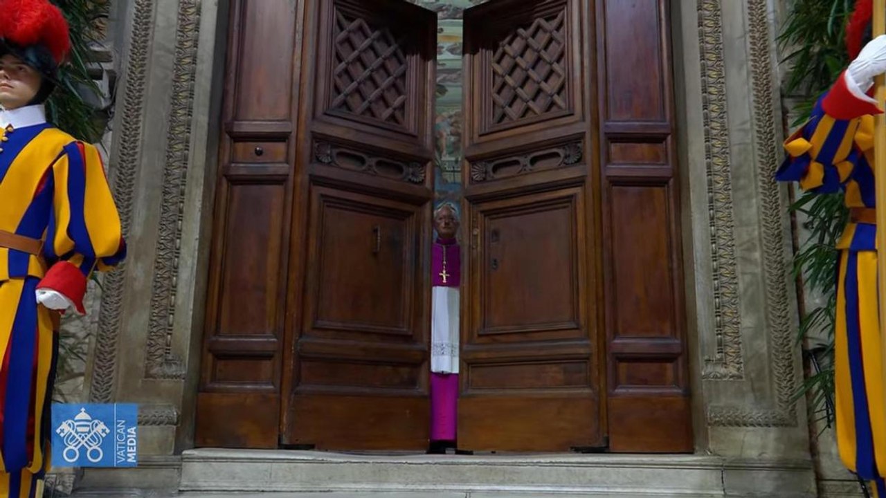 L'Extra Omnes e la chiusura della Cappella Sistina: il video