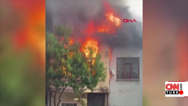 Kocaeli'nde iki ev alev alev yandı… Facianın eşiğinden dönüldü