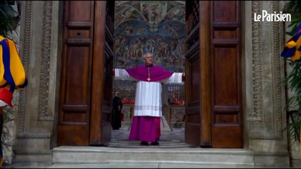Fermeture des portes de la chapelle Sixtine, le conclave commence