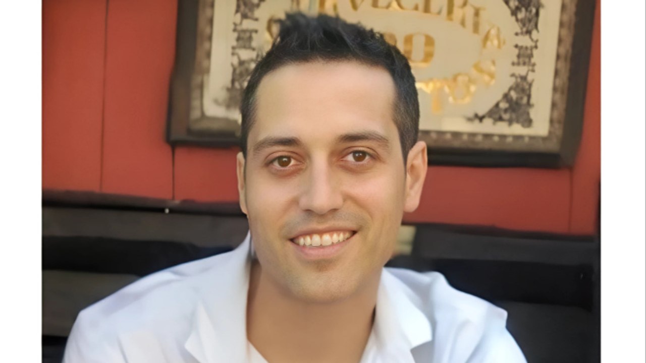 Carlos, hermano de José Antonio Vicho, en Radio Villena