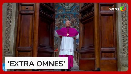 Porta da Capela Sistina é fechada para conclave que vai eleger o novo papa