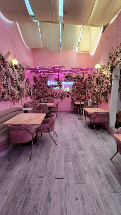 Isabella Café