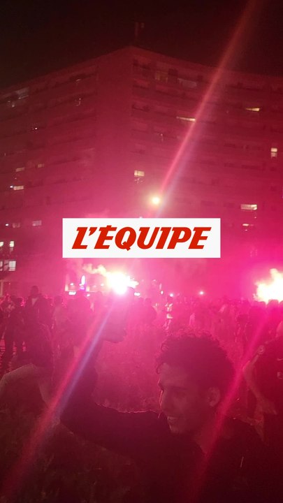 La joie des supporters après la qualification - Foot - C1 - PSG