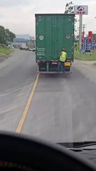 Brincadeira de mau gosto na BR-470 quase termina em morte