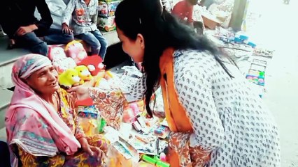 This Old Lady Won Raste Ke Genius Prize