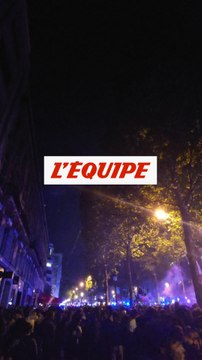 Des feux d'artifice sur les Champs-Élysées - Foot - C1 - PSG