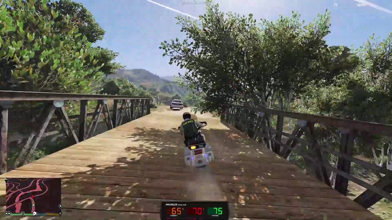 GTA 5 LSPDFR - Gravel Road Motorcycle Police Chase