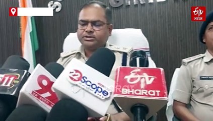 डकैती कांड में सात बदमाश गिरफ्तार, हथियार समेत चोरी की बाइक बरामद