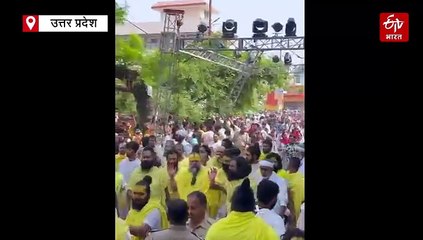 संत प्रेमानंद की पदयात्रा पर गिरी लोहे की ग्रिल; बाल-बाल बचे महाराज
