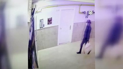 Sivas'ta iki kardeşi öldüren zanlının binanın güvenlik kamerasına yansıyan görüntüleri