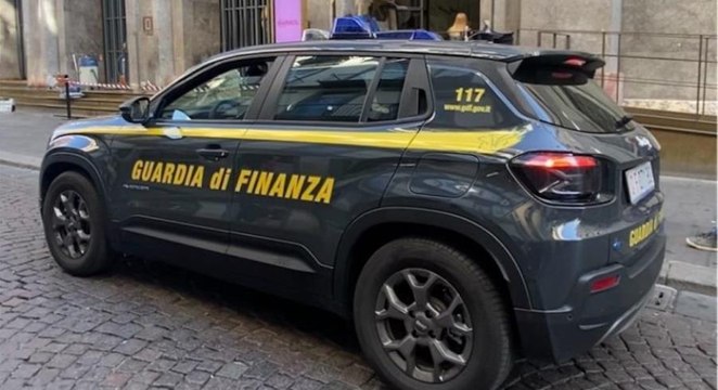 Controlli a tappeto nel Napoletano: oltre 500 persone segnalate dalla Guardia di Finanza (08.05.25)