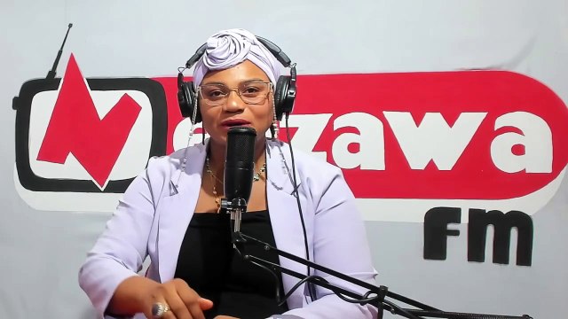 تفاصيل مشاركة الحرفية في تثمين مخلفات التمور الفة رويس في صالون الفلاحة و الصيد البحري و تربية الماشية و المنتوجات البيولوجية و الطاقات المتجددة AGRI SUD