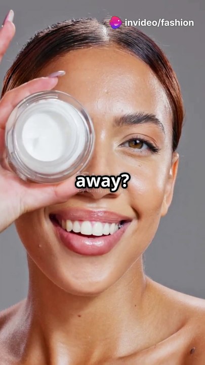 L'Oreal Paris Revitalift Triple Power Anti-Aging Face Moisturizer, Pro Retinol, Hyaluronic Acid & Vitamin C, Reduce Wrinkles 2.55 Oz