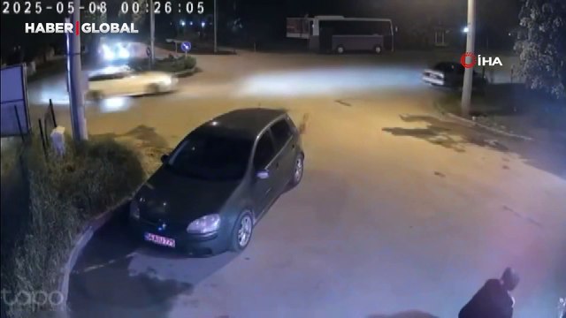 Drift yapan lüks otomobile tabureli kovalamaca: O anlar kamerada