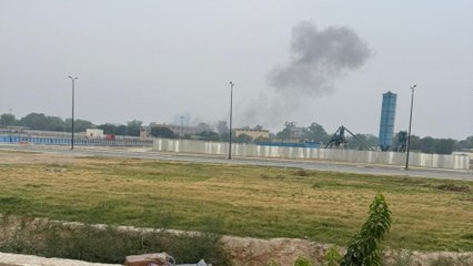 Panis in Lahore after loud explosions; Ceasefire violation by Pakistan in LoC