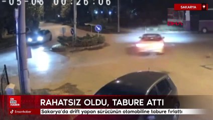 Sakarya'da drift yapan sürücünün otomobiline tabure fırlattı