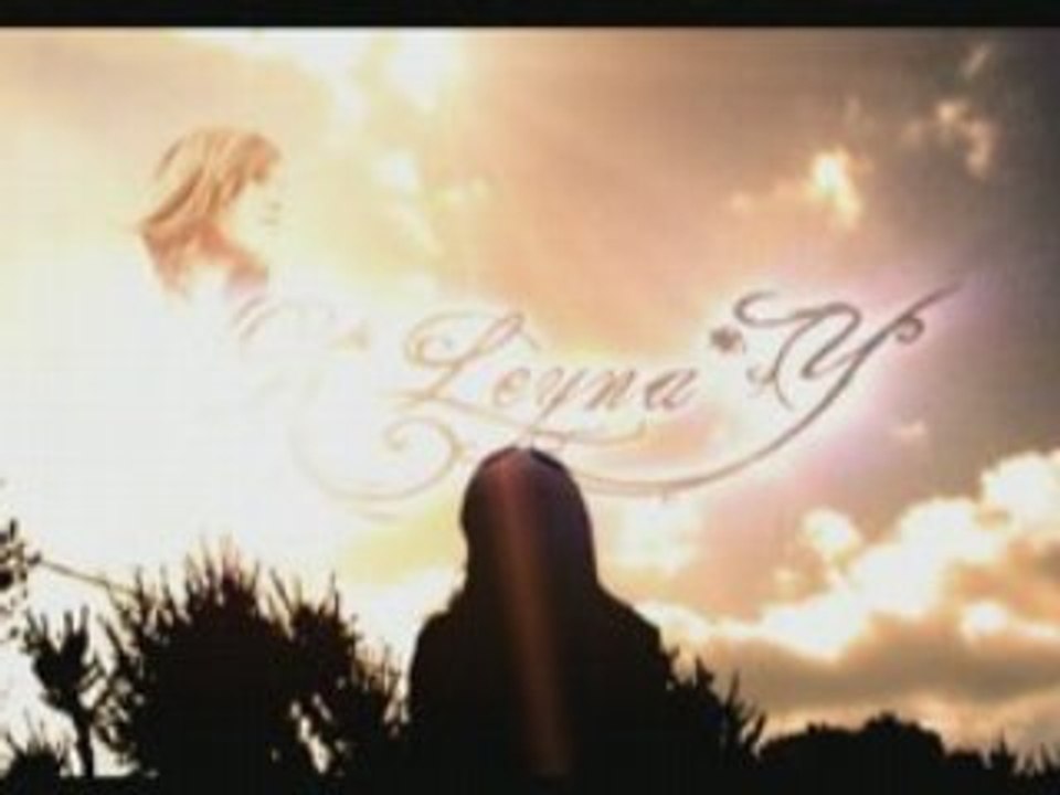 CLIP LEYNA L'UN CONTRE L'AUTRE