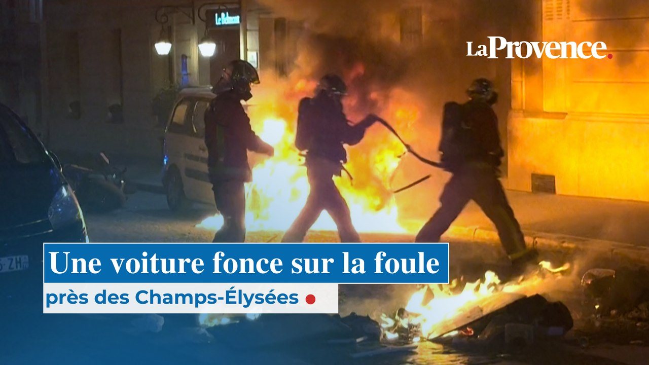 Une voiture fonce sur la foule près des Champs-Élysées