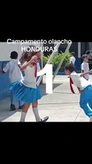 Captan a estudiantes bailando 'Tra, tra' de Don Chezina en escuela de Olancho