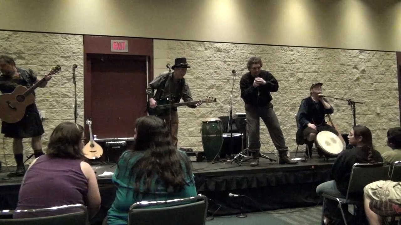 MegaCon 2012: Emerald Rose (11) - Never Split The Party