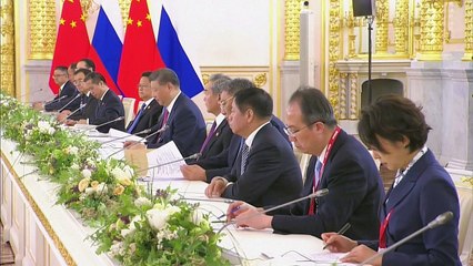 Putin y Xi muestran su sintonía en el Kremlin, Ucrania denuncia la violación de la tregua