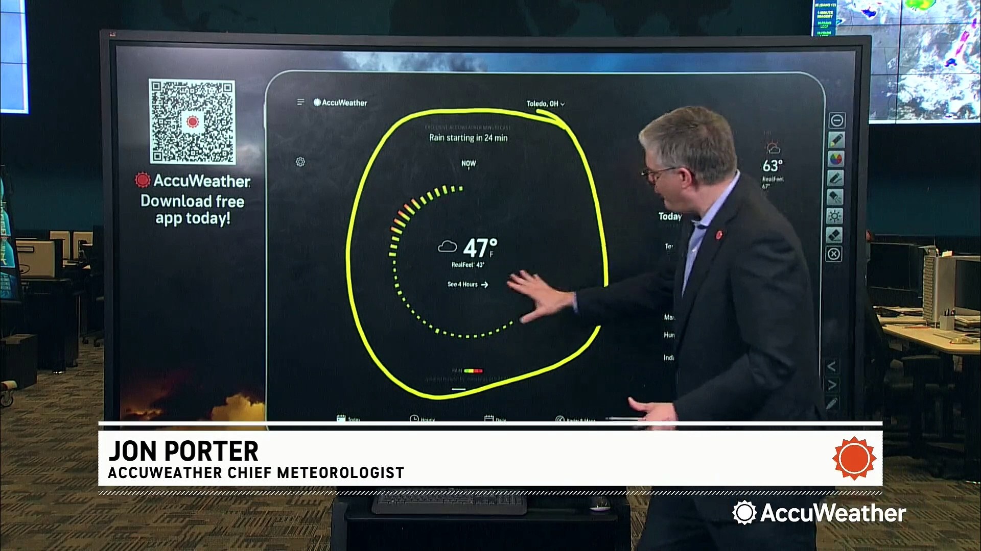 ⁣Understanding the AccuWeather app's MinuteCast®
