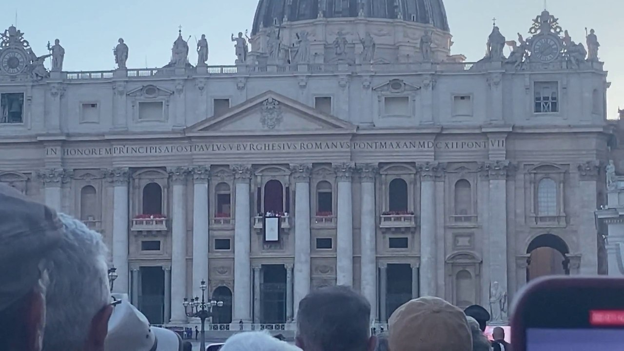 Le prime parole di Papa Leone XIV "La pace sia con voi"