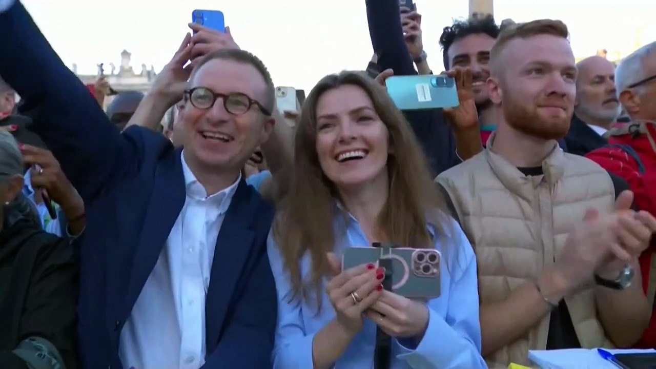 Papst Leo XIV.: 'Friede sei mit Euch!'