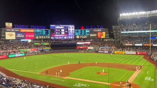 Playoffs NBA 2025: Así reaccionó la afición de los Yankees al saber que los Knicks ganaron