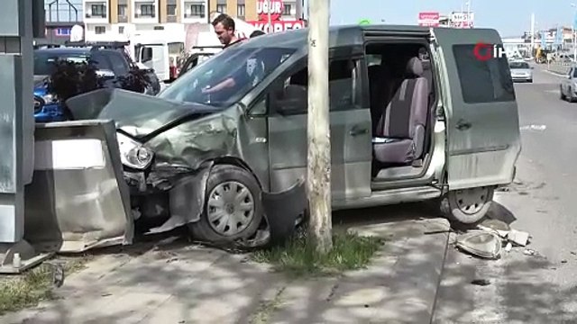 Faciadan dönüldü! Araç akaryakıt istasyonuna daldı