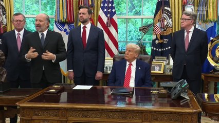 Donald Trump announces a 'major trade deal' with the UK