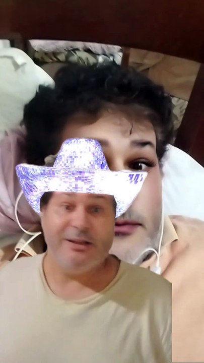 Dançando com chapeu