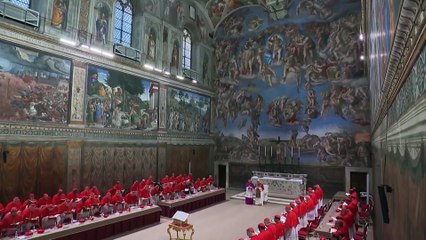 El video primer rezo de Robert Prevost en la Capilla Sixtina como papa León XIV
