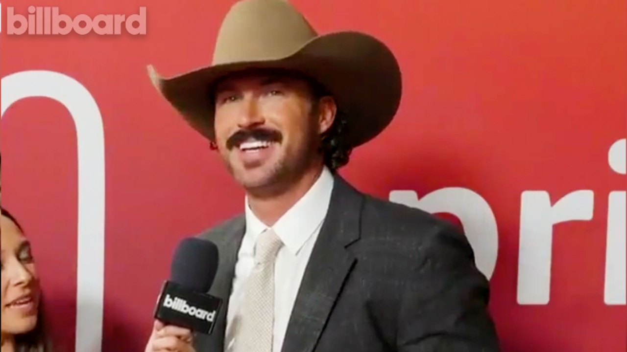 Riley Green Talks Sharing Success With Ella Langley For "you look like you love me" & More | ACM Awards 2025