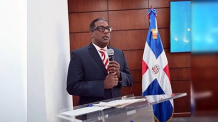 Juramentan a Agustín Burgos como director ejecutivo del Idoppril