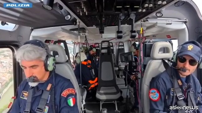 Le immagini dall'alto di San Pietro gremita per primo Regina Caeli
