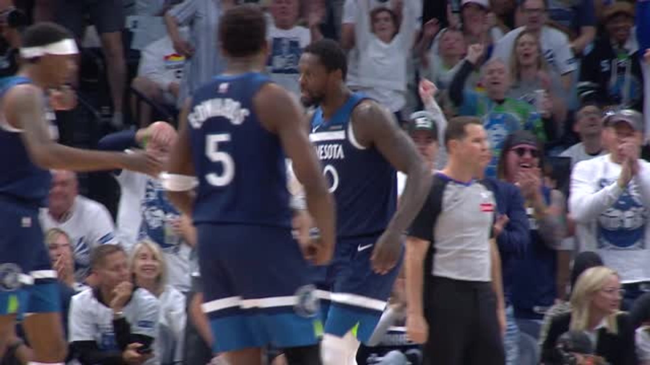 Timberwolves feast on Curry-free Warriors