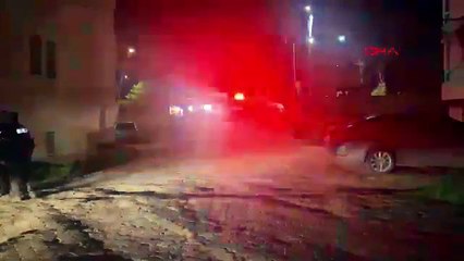 Pompalı tüfekle hem kız arkadaşını ve kendisini yaraladı