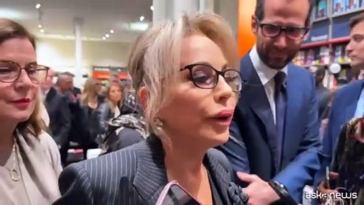 Video Marina Berlusconi: governo responsabile, continui a coordinarsi con Ue