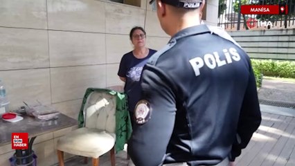 Manisa'da tuvalette bulduğu altın dolu keseyi polise teslim etti