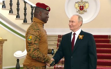 Russie: Le Capitaine Ibrahim Traoré chaleureusement accueilli par Vladimir Poutine