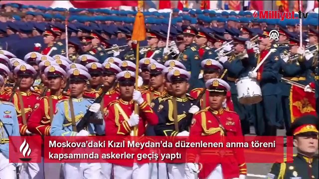Rusya'dan Zafer Günü'nde gövde gösterisi! Törene damga vuran anlar