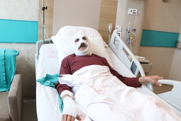 Tüpteki gaz kaçağını çakmakla kontrol edince hastanelik oldu