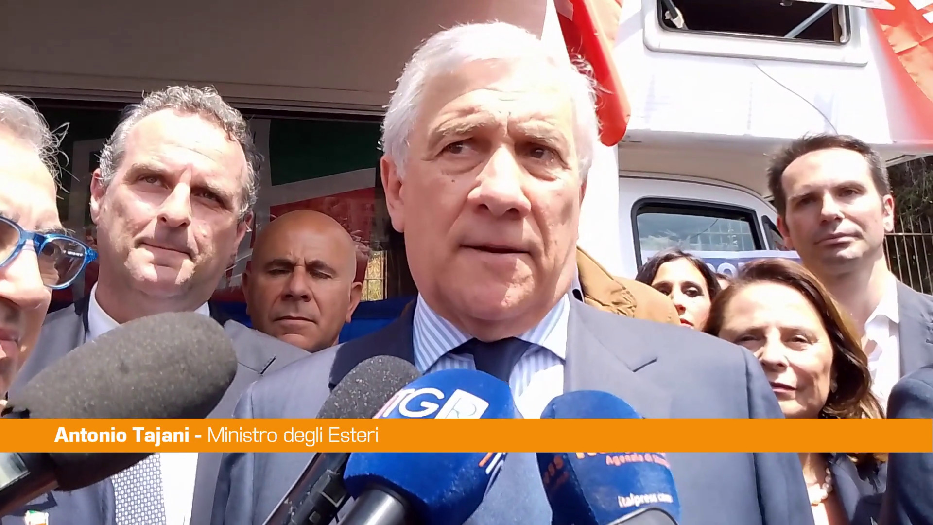 Video Papa, Tajani \
