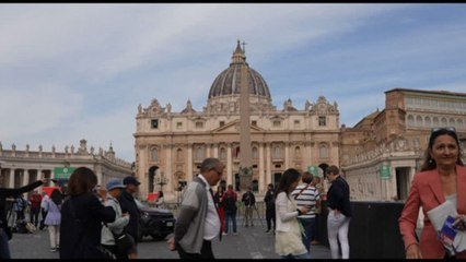 Papa Leone XIV, turisti a San Pietro: ha una grande visione del mondo