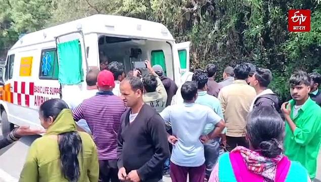 मसूरी में भीषण सड़क हादसा, महाराष्ट्र के पर्यटकों की कार खाई में गिरी