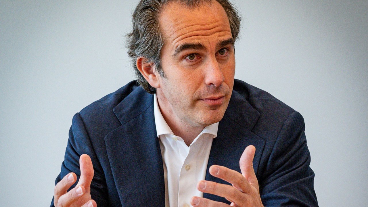 Entrevista con Alfonso Tolcheff, consejero dele...