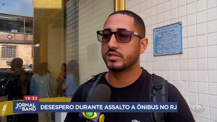 Assalto a ônibus gera pânico no Rio de Janeiro