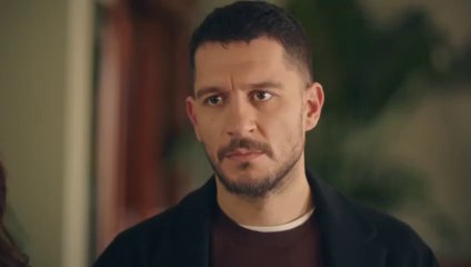 23. Lost In Love ❤️ Perdidos En El Amor. Capítulo 23 Audio ESPAÑOL HD. (Sakla Beni). Con Uraz Kaygılaroğlu, Cemre Baysel, Asude Kalebek, Baran Bölükbasi.